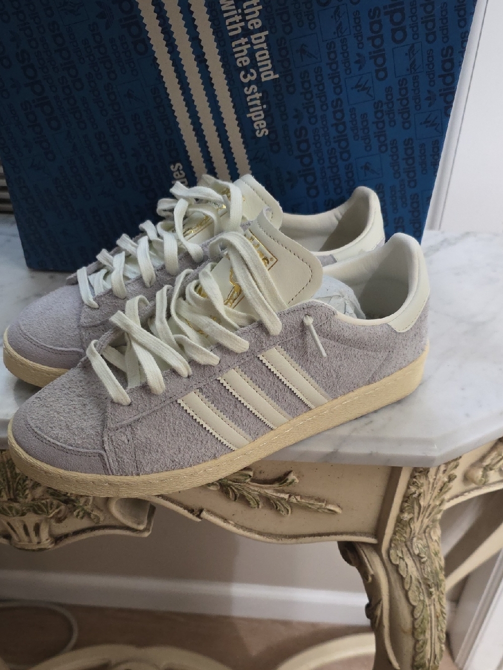 Jabbar Lo Adidas Suede  in Light Gray and Cream 9.5M used